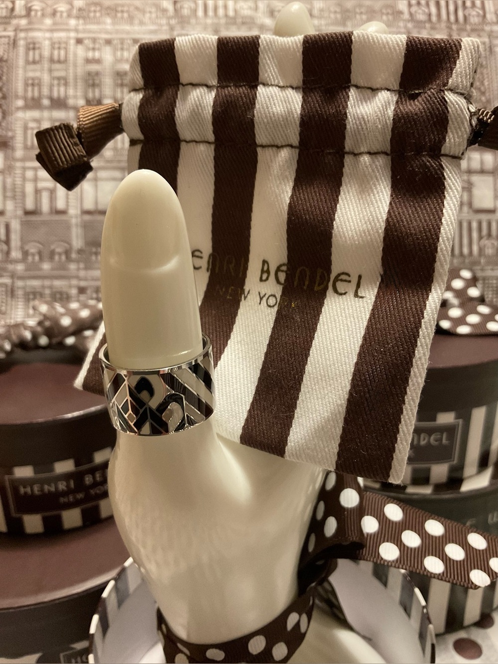 EUC Henri Bendel Bowery Print Enamel Ring Size 8 with Dust Bag